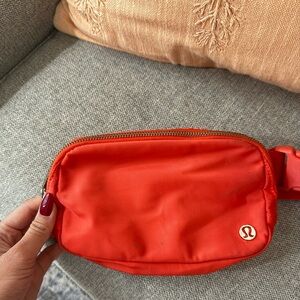 Lululemon everywhere belt bag red